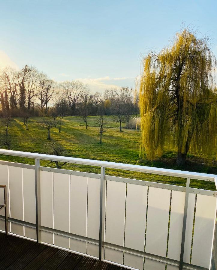 Ferien-Apartment Eisvogel Im Naturschutzgebiet Mit Privatstrand Friedrichshafen Bagian luar foto
